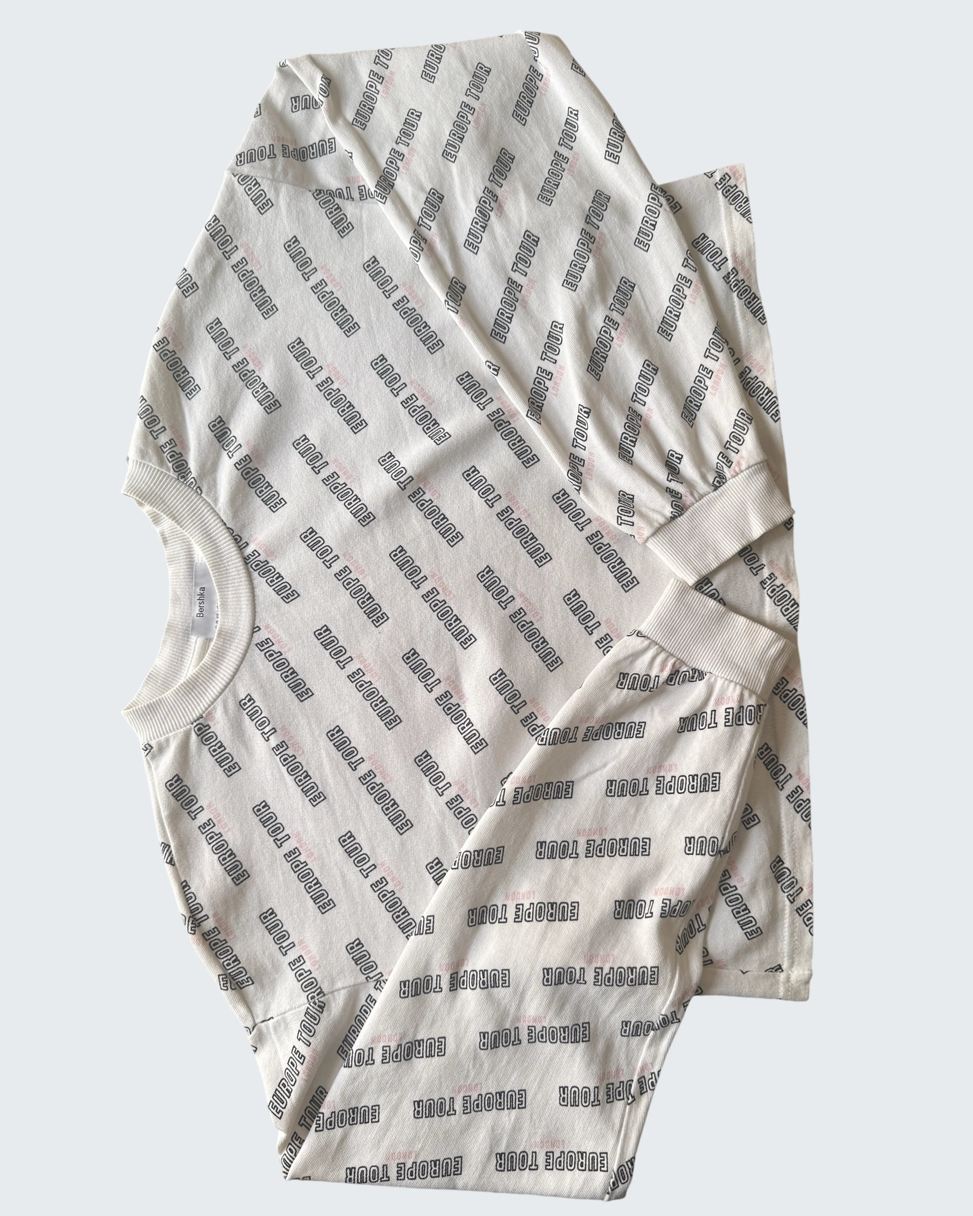 Bershka "Europe Tour" White Cropped Sweatshirt