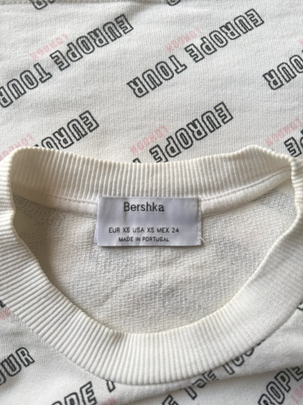 Bershka "Europe Tour" White Cropped Sweatshirt